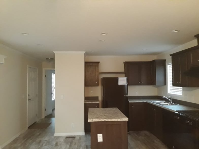 Building Photo - 1236 N Oaklane Rd