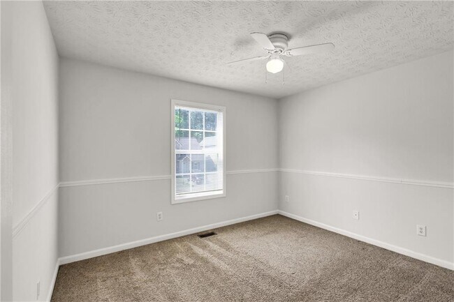 Building Photo - 119 Twin Pines Ct