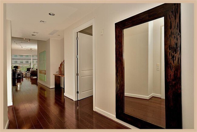 Building Photo - 3 Waterway Square Pl