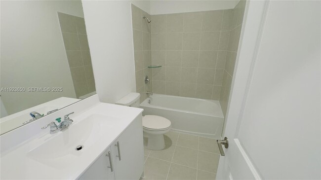 Building Photo - 2755 SE 25th Ave