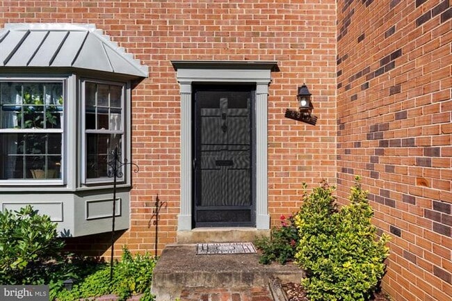 Building Photo - 4916 Van Masdag Ct