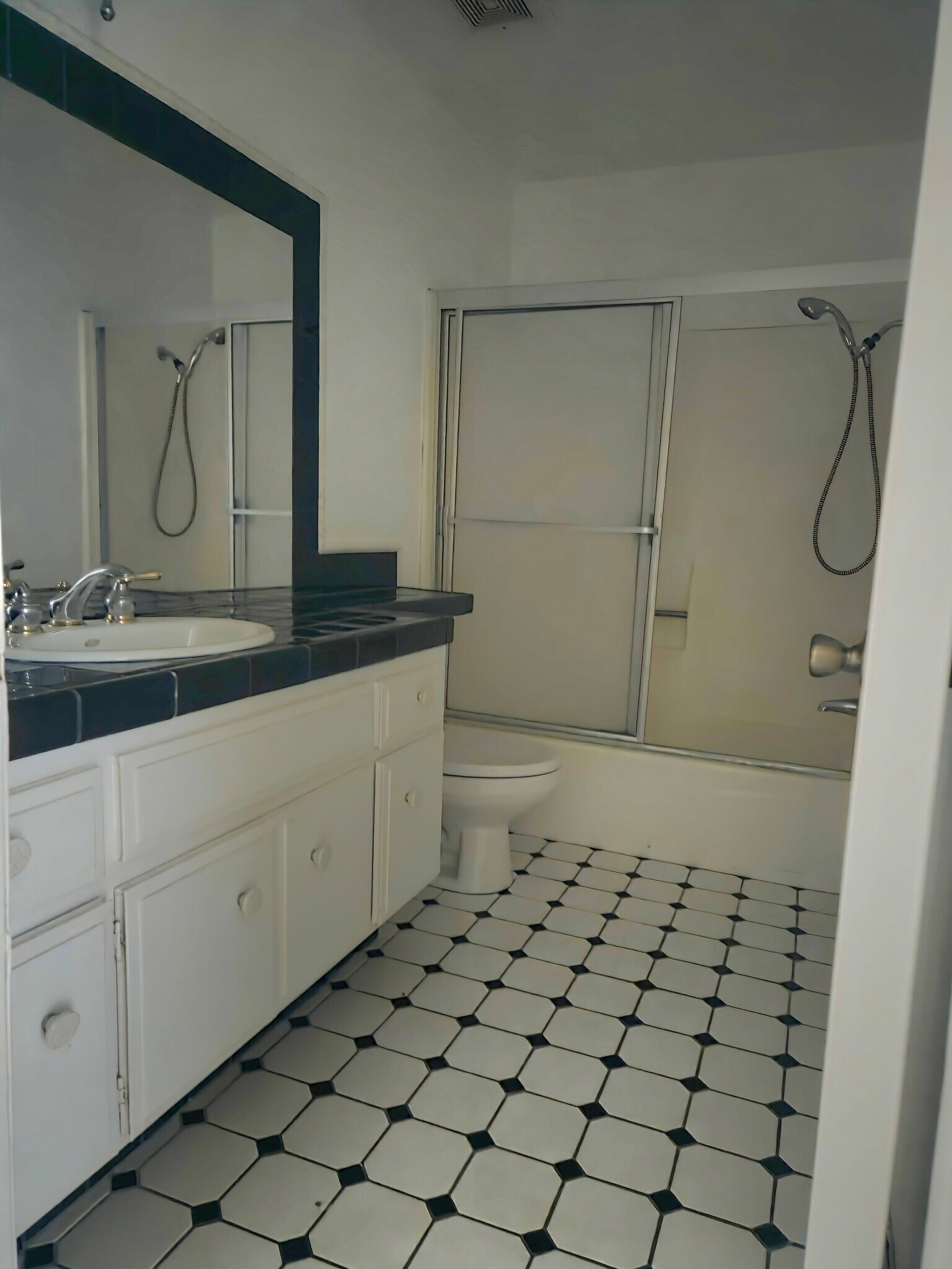 Building Photo - 15511 Sherman Way