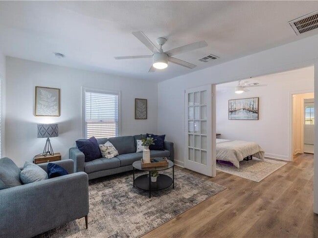 Building Photo - 906 Capitol Ct