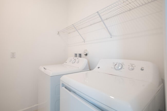 Building Photo - 9006 Zevon Ct