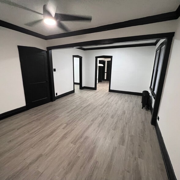 Building Photo - 1621 50th Ct