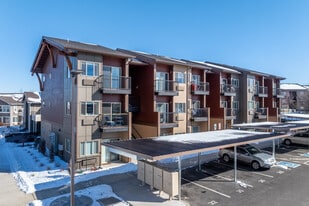 Building Photo - Peak42