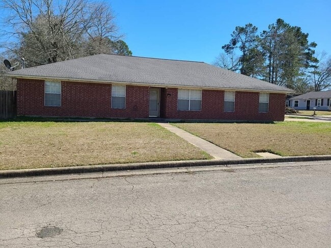 Primary Photo - 3713 Bluff Oak St