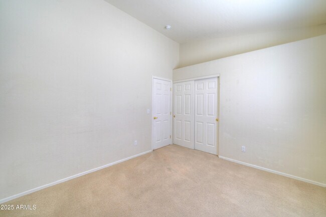 Building Photo - 8900 E Rainier Dr