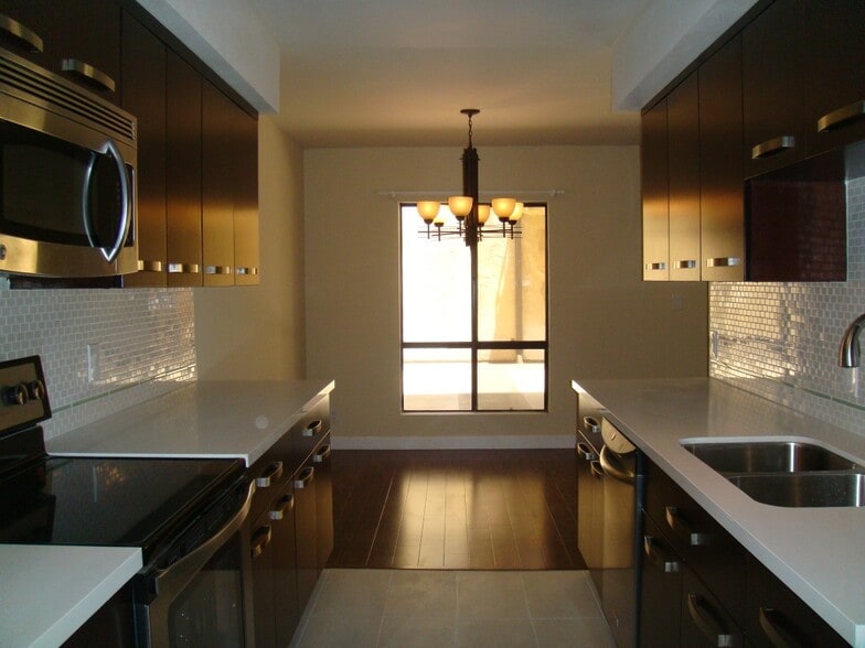 Building Photo - 1730 Camino Palmero St