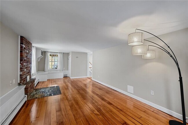 Building Photo - 225 Waldron Ave