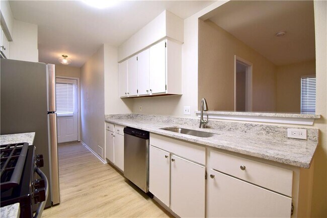 Building Photo - 12302 Deer Falls Dr