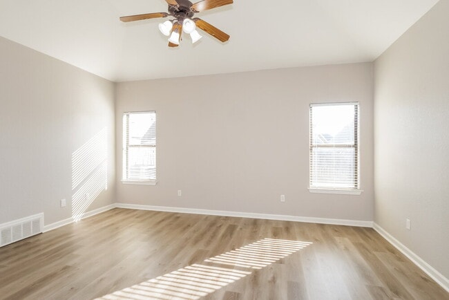 Building Photo - 290 Garden Springs Dr