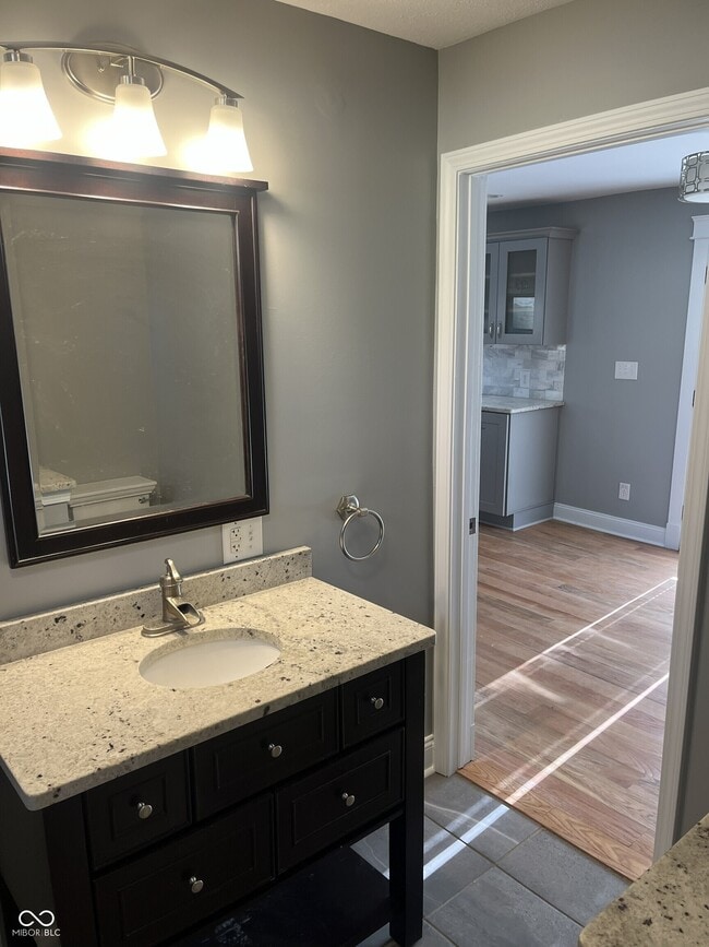 Building Photo - 1480 E 71st St