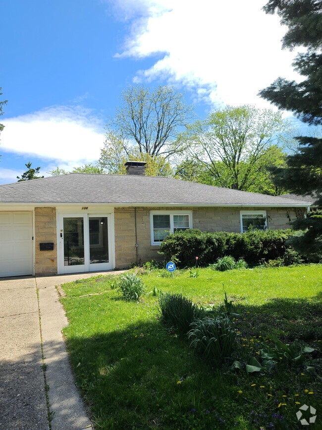 Building Photo - 106 Elmwood Dr