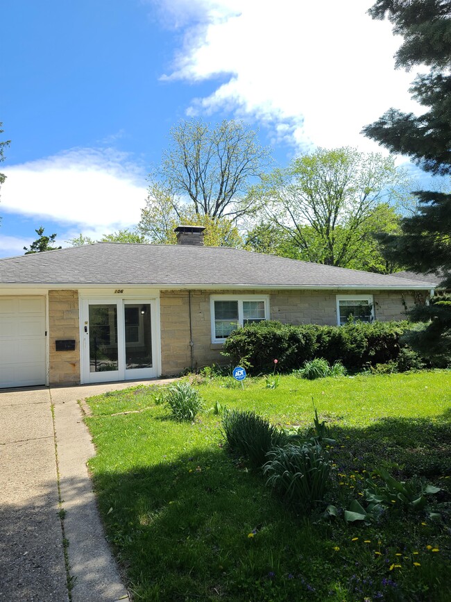 Primary Photo - 106 Elmwood Dr