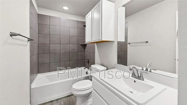 Building Photo - 2820 Percheron Dr