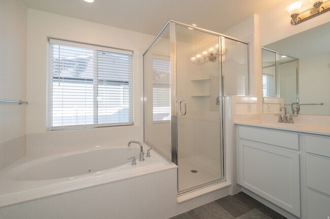 Building Photo - 2541 N Fall Breeze Wy