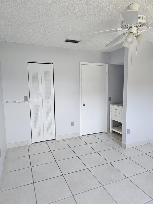 Building Photo - 6201 SW 138th Ct