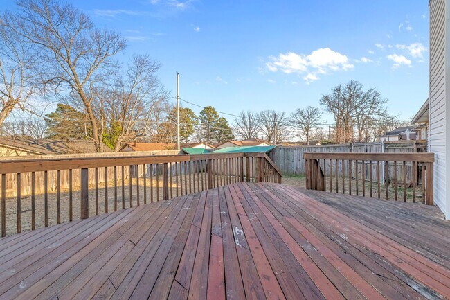 Building Photo - Great location in Sherwood