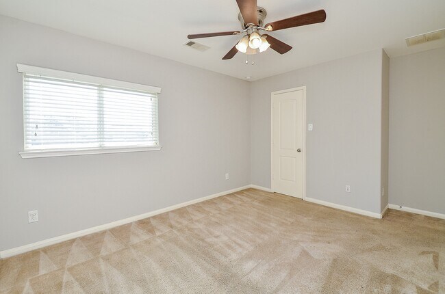 Building Photo - 5528 Gemstone Park Rd