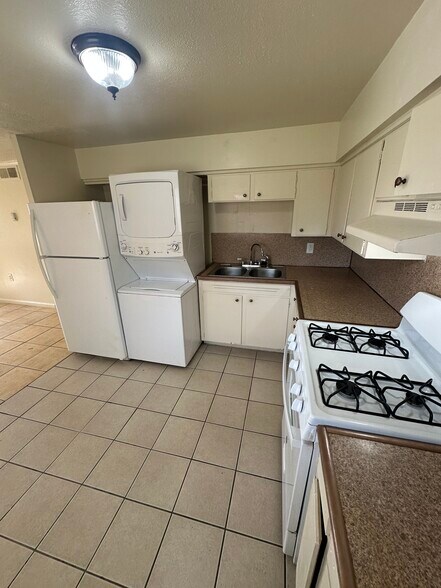 Building Photo - 4537 Saunders Dr