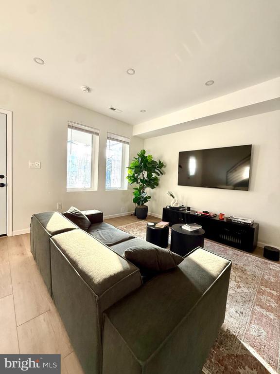 Building Photo - 5326 9th St NW