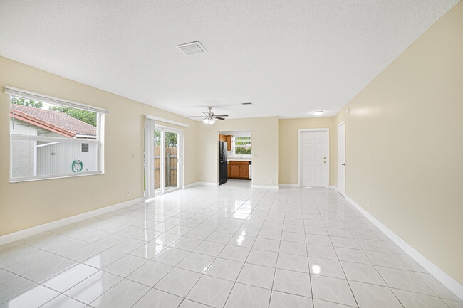 Building Photo - 3912 NW 110th Ave
