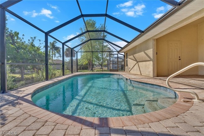 Building Photo - 815 SW 11th Ave