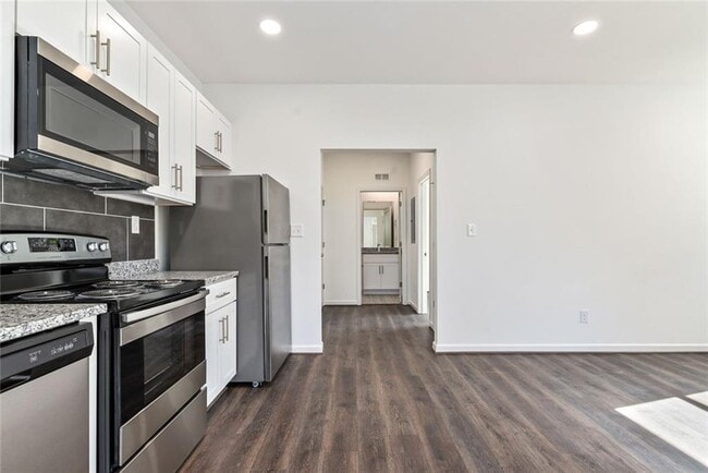 Building Photo - 1060 Grant Way SE