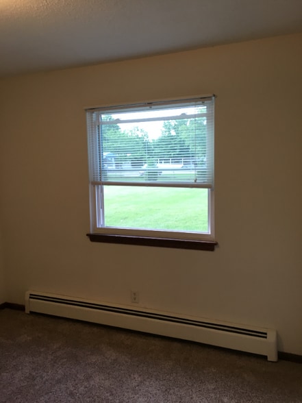 Building Photo - 488 60th St SE