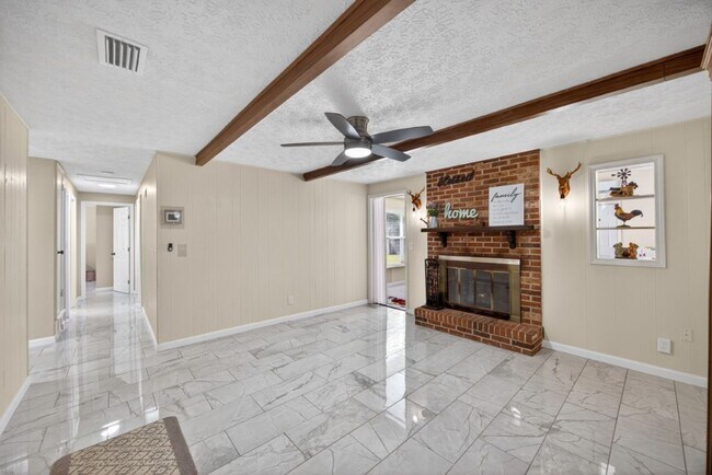 Building Photo - Bring Your Boat, RV, and Other Toys Home