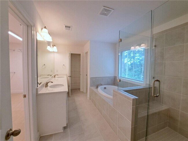 Building Photo - 1104 Hemingford Way