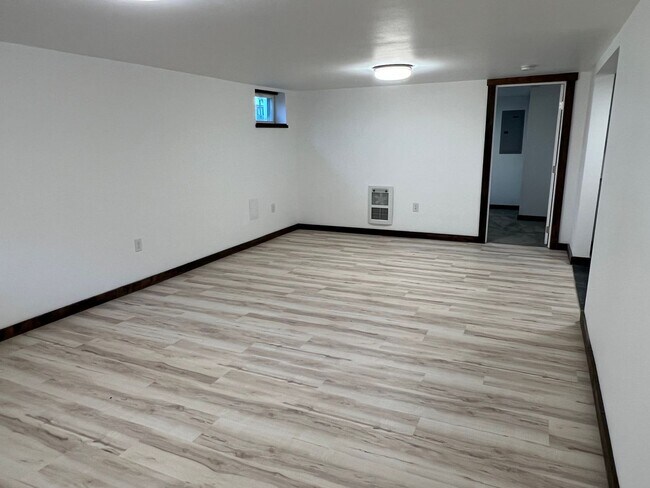 Building Photo - 1030 Lindy St