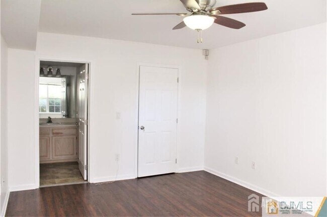 Building Photo - 1201 Plymouth Rd