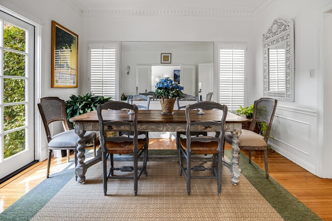 Building Photo - 458 S Bedford Dr