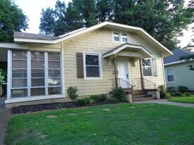 Building Photo - 1921 Evelyn Ave