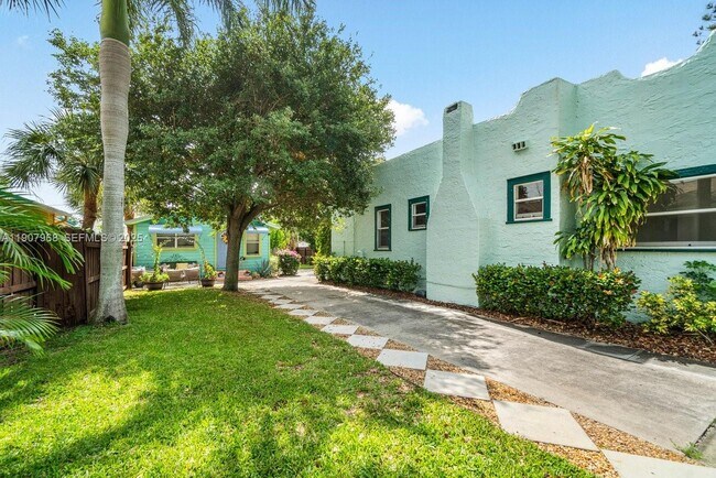 Building Photo - 416 S L St