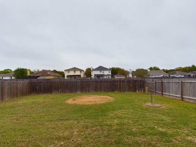 Building Photo - 15123 Meredith Ln