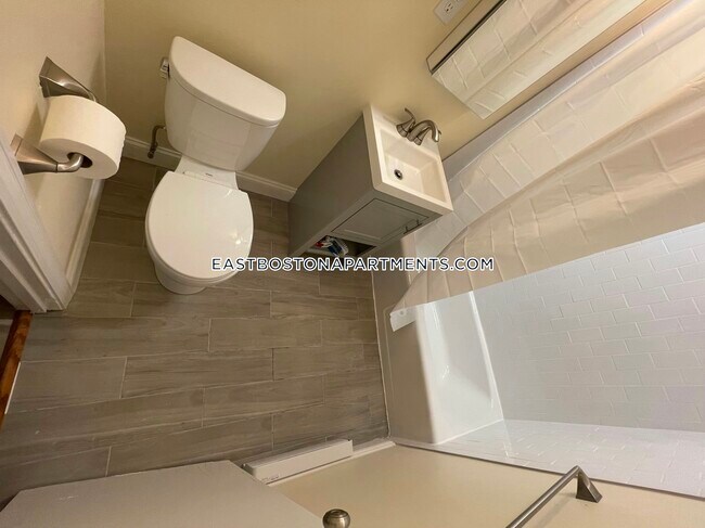 Building Photo - 720 Bennington St.