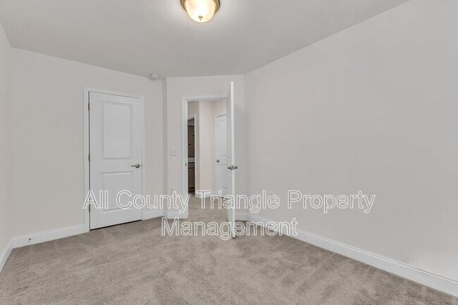 Building Photo - 2103 Nandina Trl
