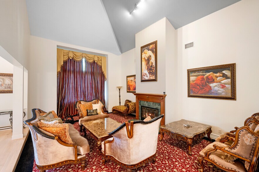 Building Photo - 3331 Oakmont View Dr