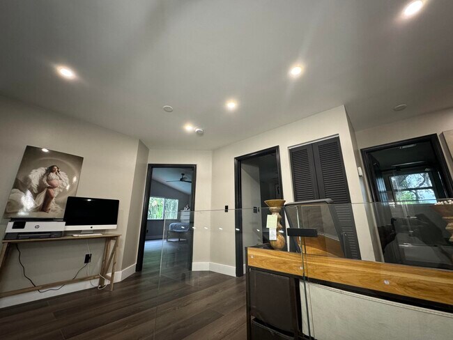 Building Photo - 10366 Buena Ventura Dr