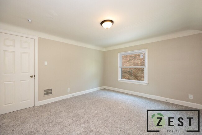 Building Photo - BEAUTIFUL 3 BD 1.5 BATH HOME!