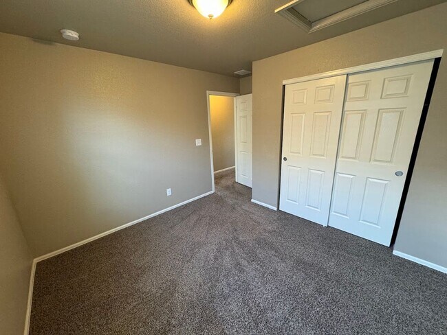 Building Photo - ***$500 Off 1st Months Rent*** Stunning 4BD/3BA Home in North Longmont - Available NOW!