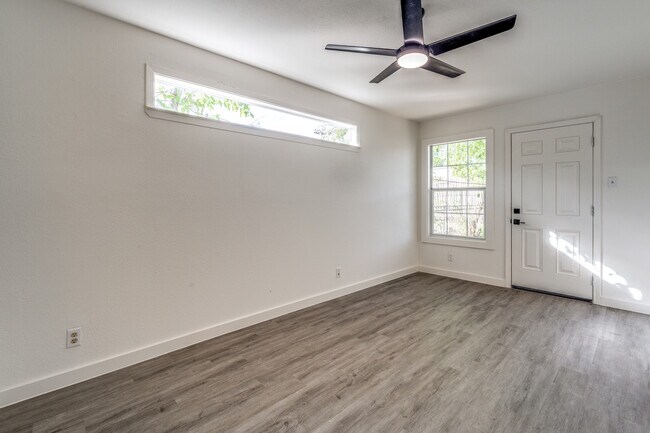 Building Photo - 827 Ware Blvd