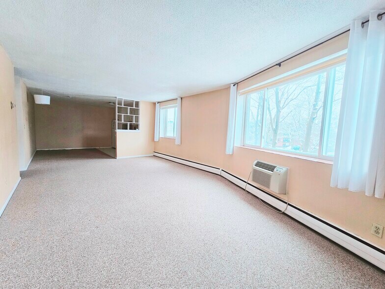 Building Photo - 50 Green St