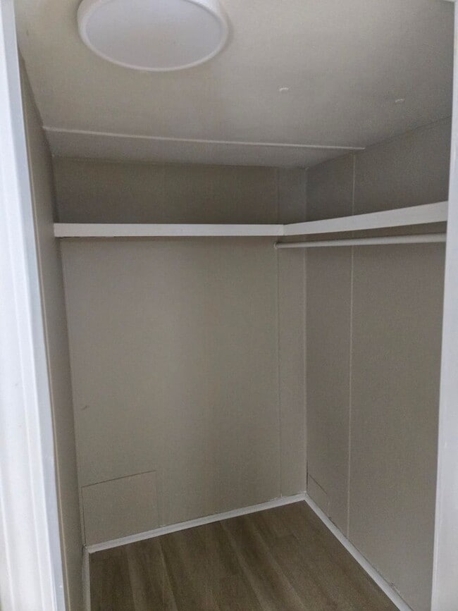 Building Photo - 3 bedroom, 2 bath Mobile Home in Yorktowne