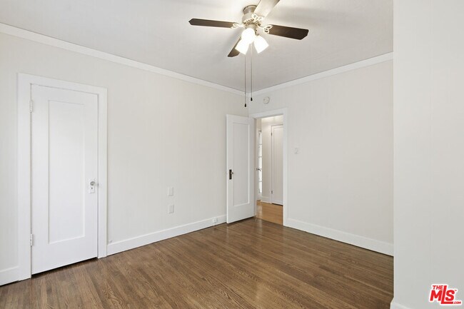 Building Photo - 316 E Ellis Ave