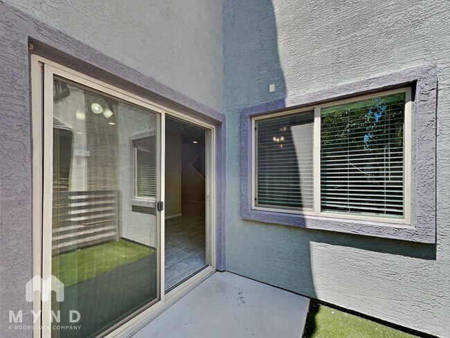 Building Photo - 1818 W Pollack St