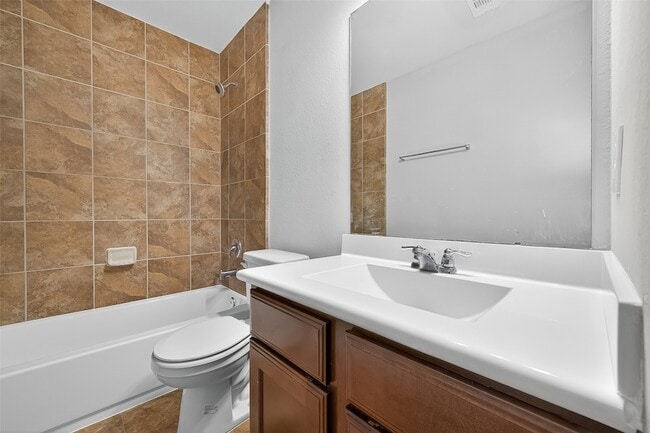Building Photo - 20718 Bandrock Terrace